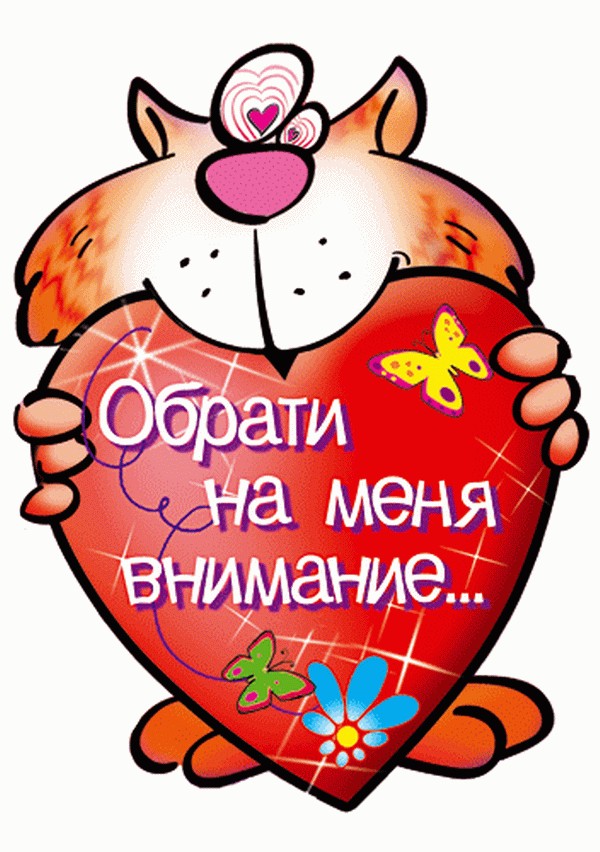 Пацан кривляет танцующих девушек