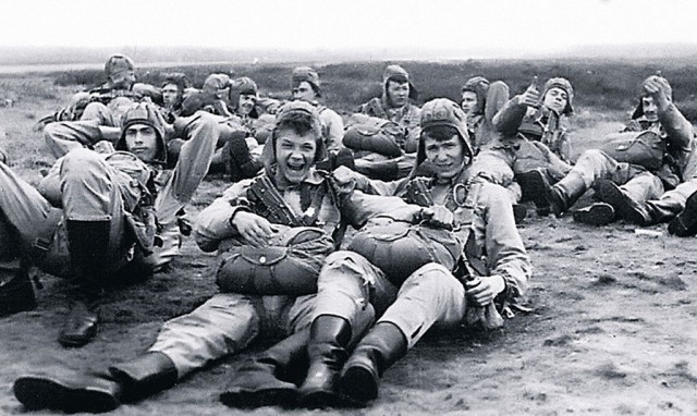 Фотографии связанных с историей Красной и Советской Армии.