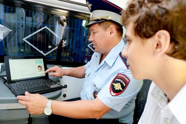 МВД предложило получать данные с гаджетов россиян и у операторов связи до суда