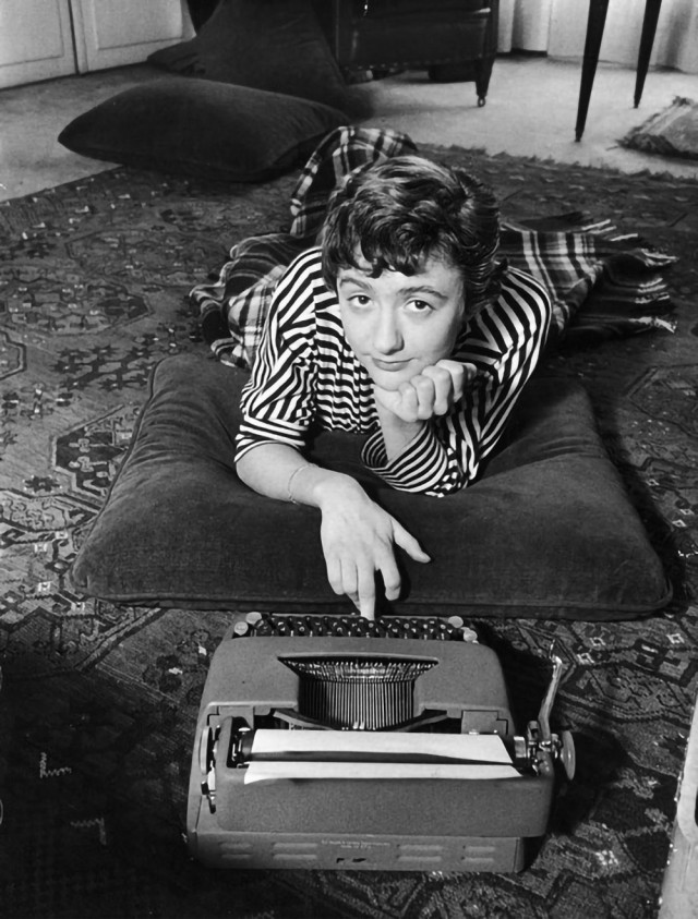 Еще ретрофото знаменитостей.