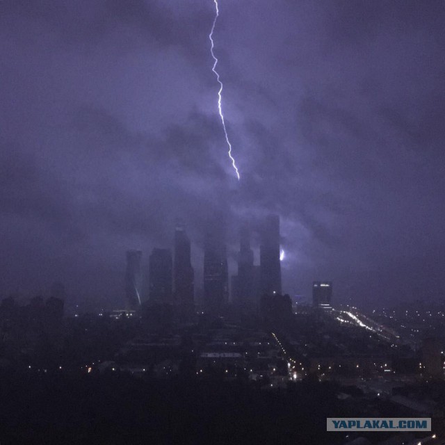 Сильная гроза в Москве и ее последствия