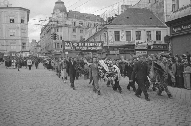 История в фотографиях