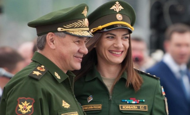 Глава Дагестана Меликов поручил мэру Махачкалы переименовать стадион имени Исинбаевой