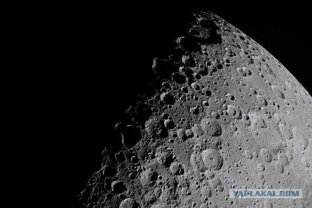 NASA показали кадр полного солнечного затмения и закат Земли, снятые с борта Orion
