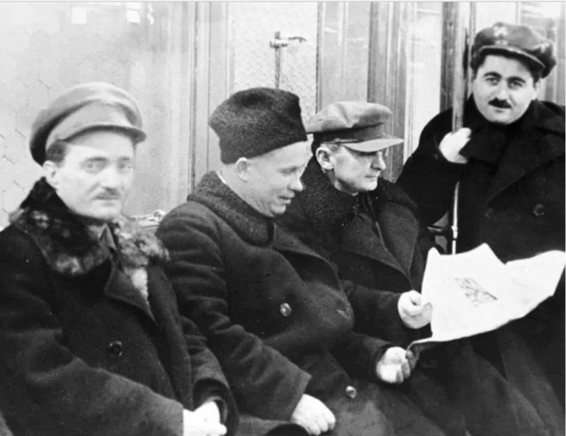 История в фотографиях