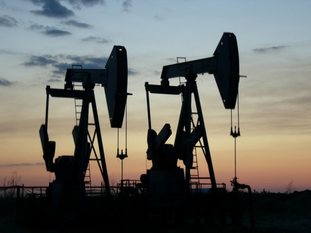 С Днём нефтяника!