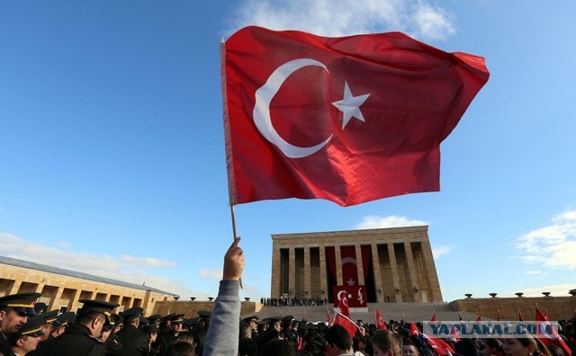 Глава МВД Турции заявил, что весь мир ненавидит Америку