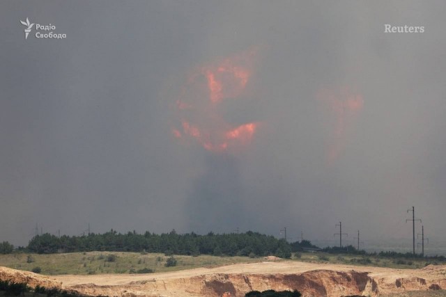 Склад боеприпасов горит недалеко от села Алексеевка в Крыму