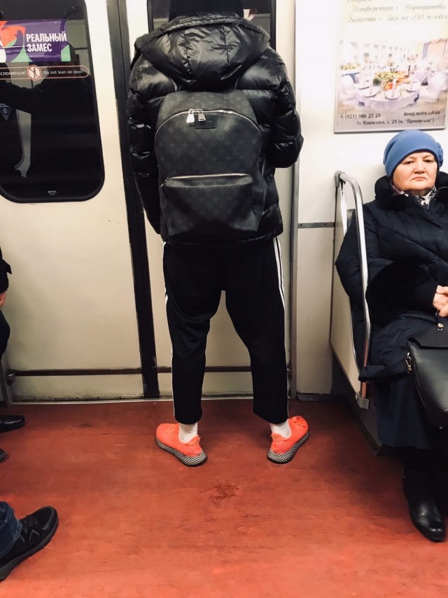 Свежие модники из метрополитена