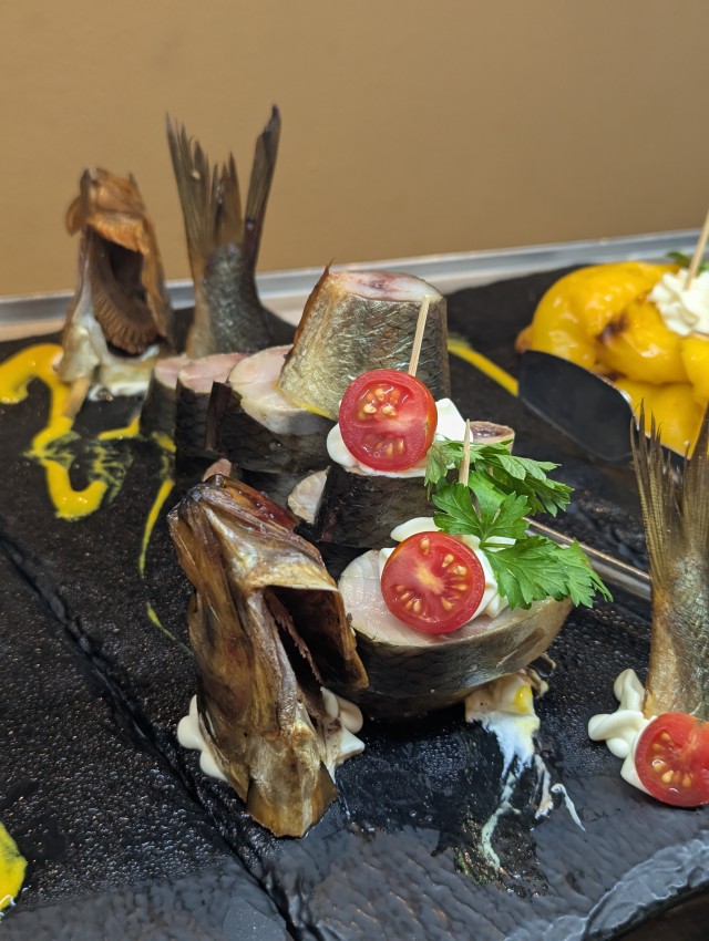 За что они так нашу селёдку?!