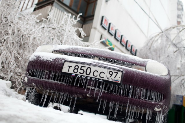 Лед на улицах Москвы