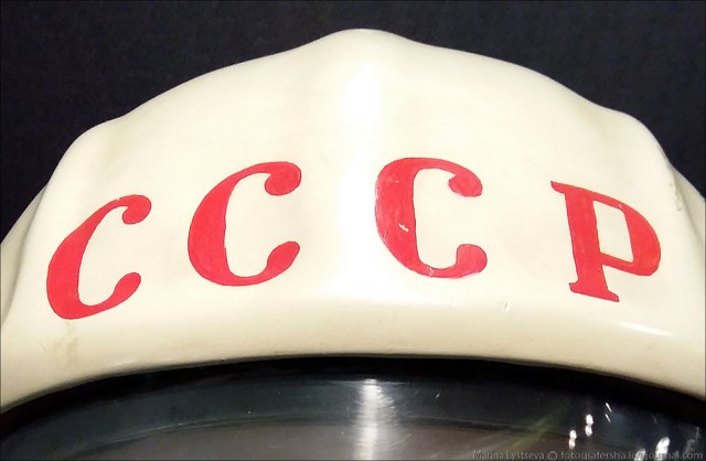 Откуда взялась надпись СССР на шлеме Гагарина?