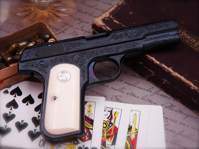 Пистолет Colt Model 1903 Pocket Hammerless - шедевр оружейной эстетики.