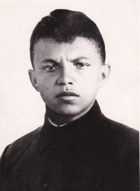 Не уголовник, не штрафник. Александр Матросов