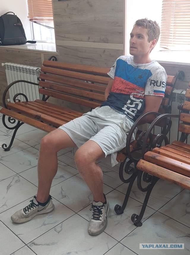 В Одессе арестовали американского туриста за майку с российским флагом