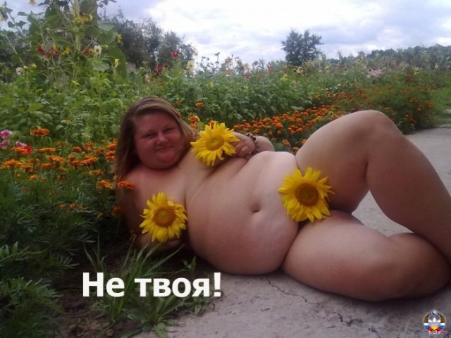 Статусы девушек в социальных сетях. Топ-10.