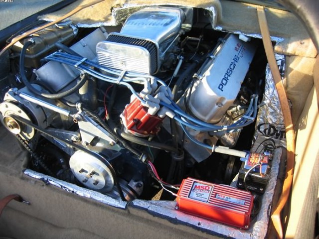 Среднемоторный Порше 911 Тарга 1980 года с V8 8.2L