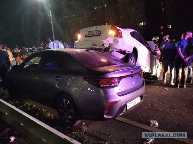 Две девушки погибли в двойном ДТП в Воронеже