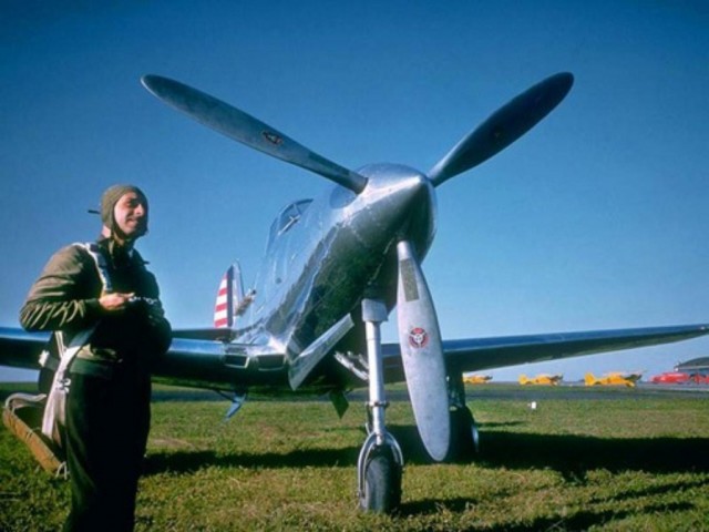 Р-39 Аэрокбра. Американская любимица сталинских соколов. История создания и основные модификации.