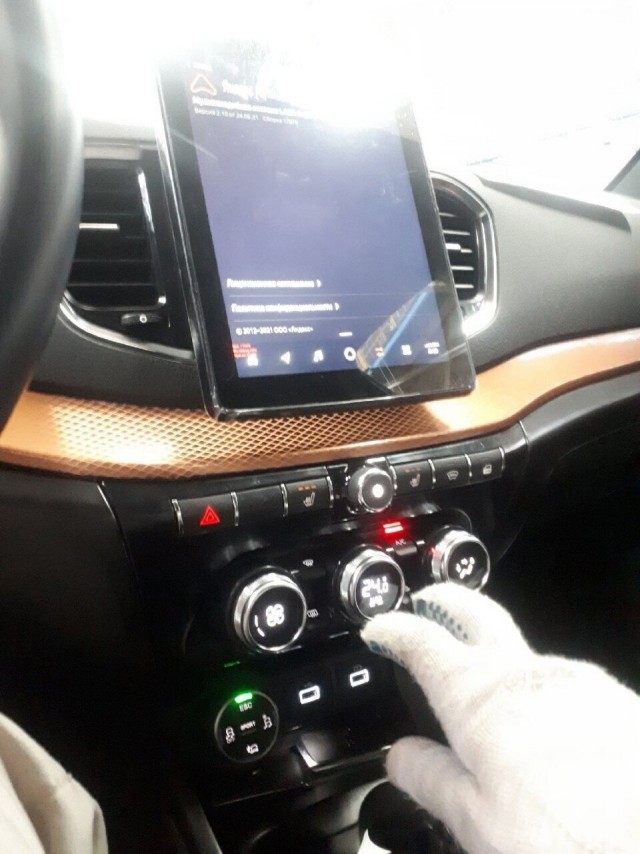 АвтоВАЗ начал производство рестайлинговой Lada Vesta
