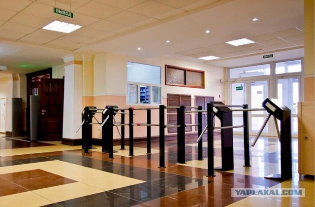 Про школу, турникеты, рамки и безопасность