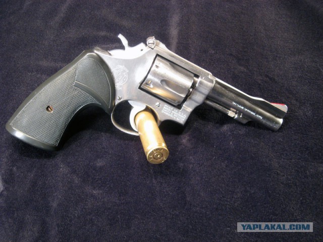 Револьвер Smith & Wesson