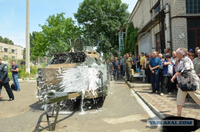 Бронированный уазик ополченцев ЛНР