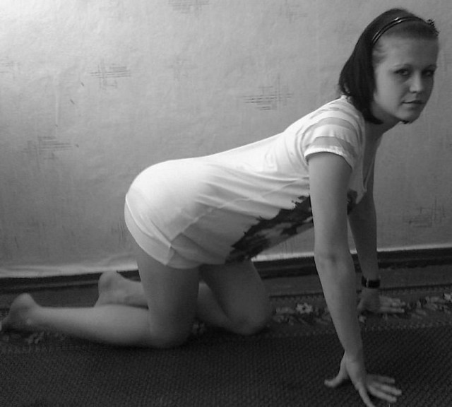 Маринка, давай фоткай быстрее, я же позирую
