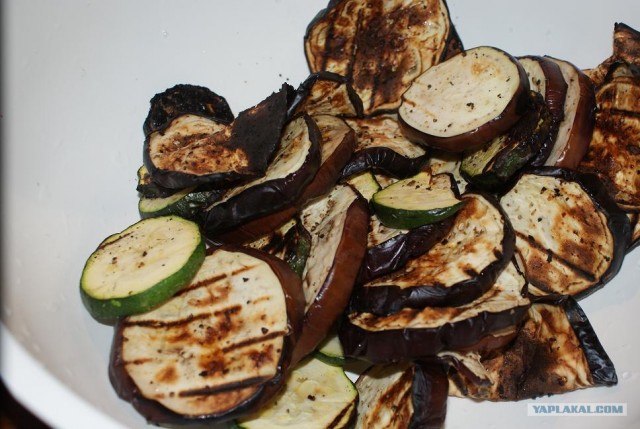 Пятничные посиделки на теплотрассе ©