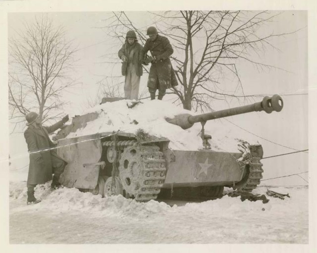 StuG III под кличкой "Гадюка", самая массовая в производстве с которой пришлось встретиться нашим дедам.