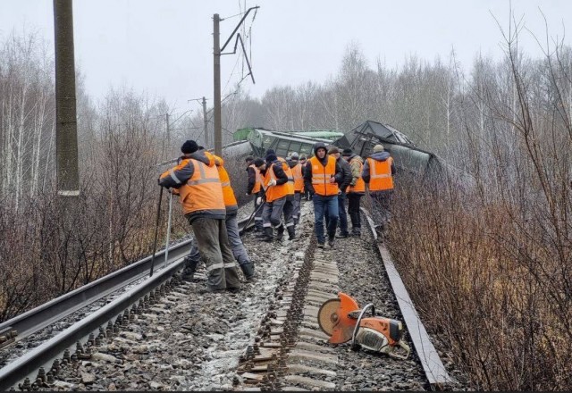 Под Рязанью подорвали грузовой поезд.