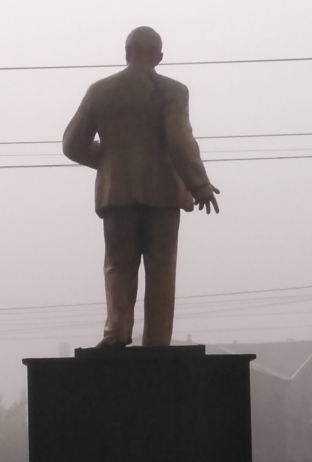 Гигантская голова Ленина