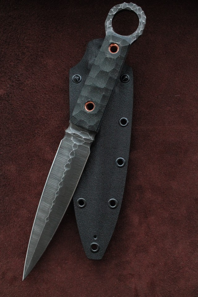 Для любителей острого .Человек сам найдет применение.Возможно на полку положит