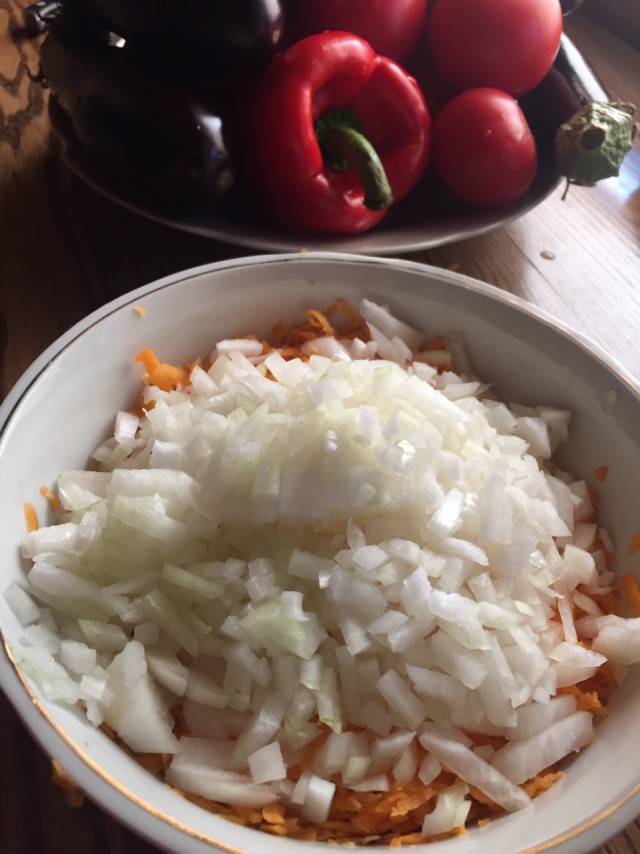 Икра заморская, баклажановая.