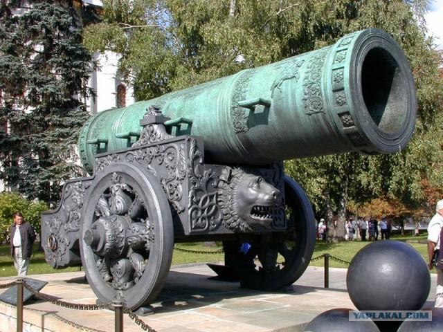 Самое крутое оружие из фильмов (16 фото)
