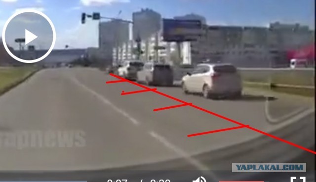 Три девочки едва не угодили под колеса автомобиля