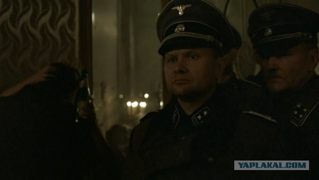 Персонажи и их реальные прототипы в фильме "Бункер" 2004 года.