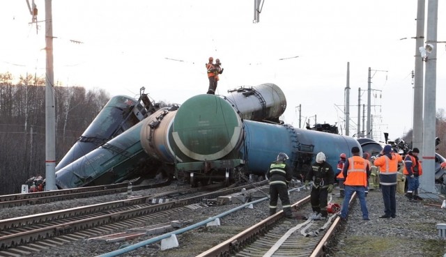 Двое бывших сотрудников РЖД будут вечными должниками за аварию во Владимирской области