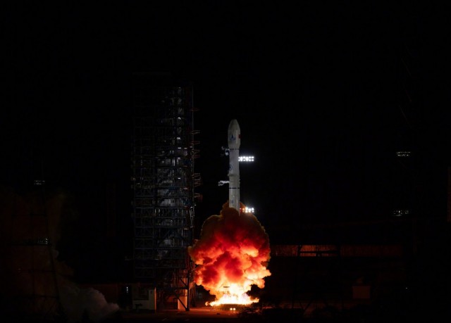 Китай начал двухэтапную миссию по исследованию астероида и кометы