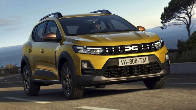 Renault обновила неизвестные в России Логан III и Сандеро III