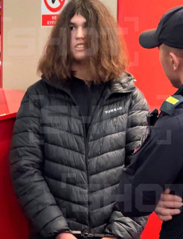 Подросток с канистрой бензина устроил пожар в ТЦ «Авиапарк» в Москве