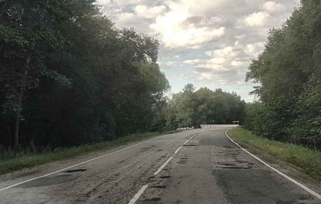 Власти Приморья спросили жителей о дорогах, но варианта «стали хуже» в ответах не предложили.
