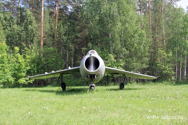 Дарите детям самолёты!