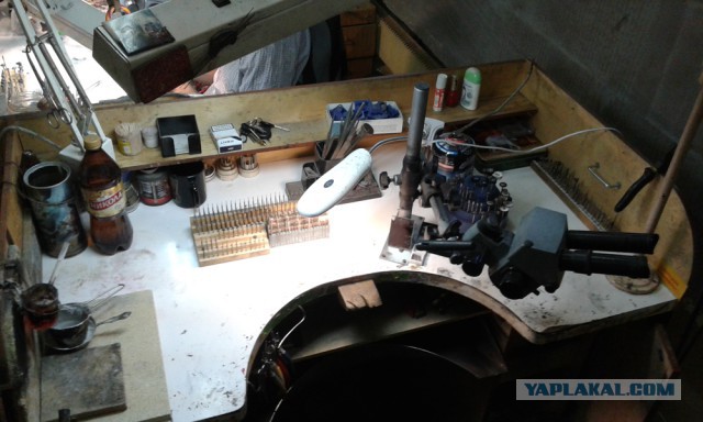 А давайте по фотке, кто как сейчас работает