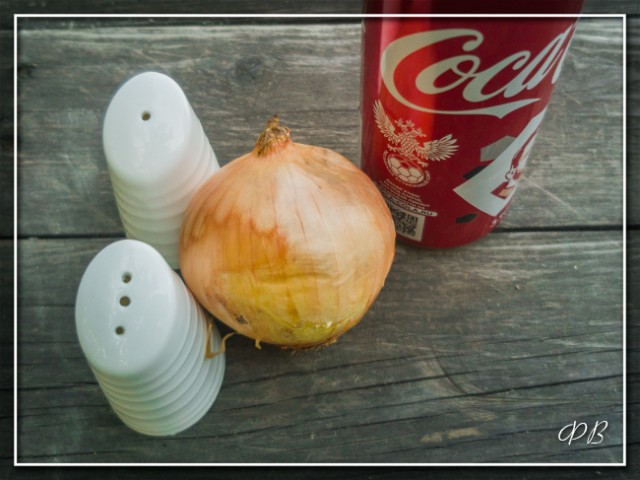 Лук в Кока-Коле