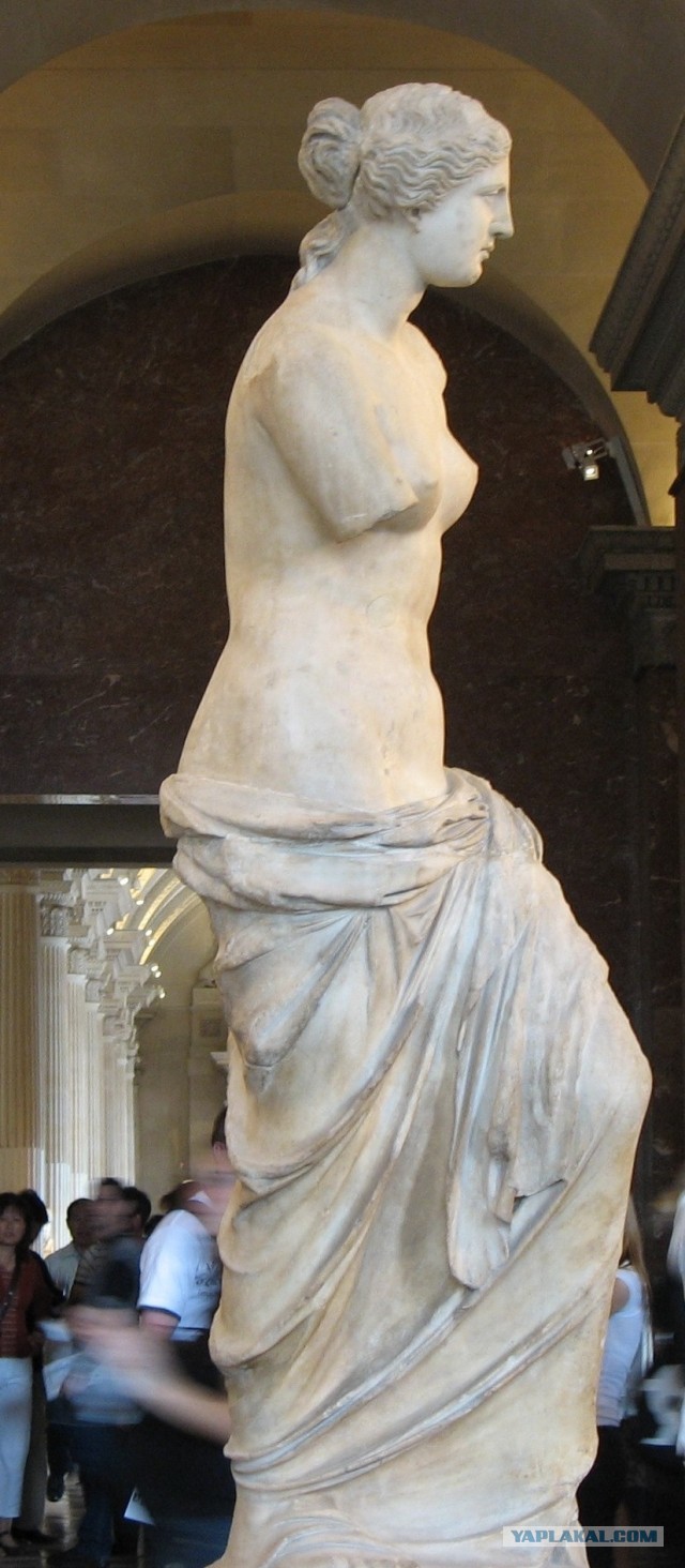 Что держала в руках Венера Милосская?