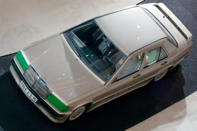 40 лет Mercedes-Benz 190