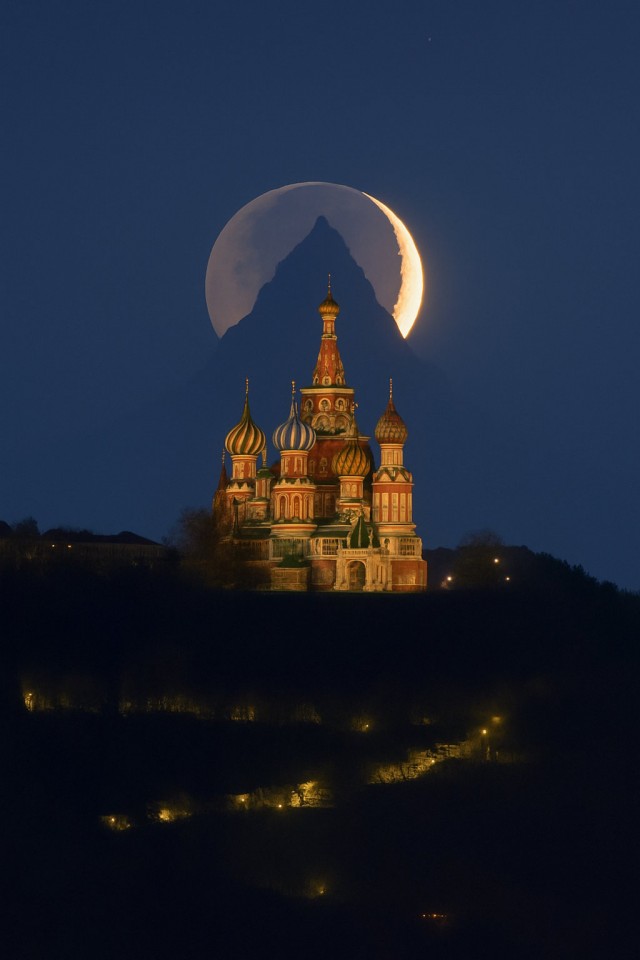 Луна за горой Монвизо