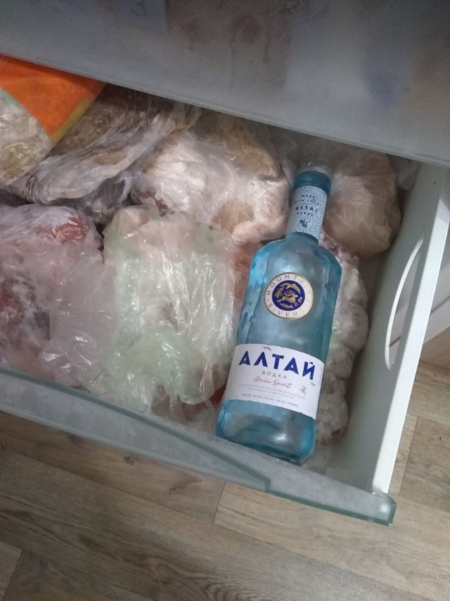 Водка Алтай выкатила 3-х литровую (!) бутылку.