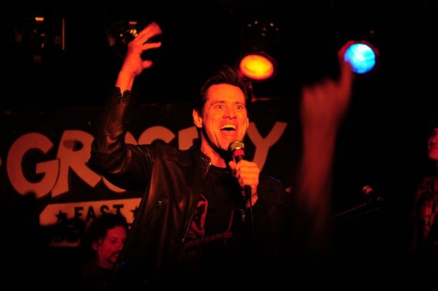 Джим Керри исполнил песню Radiohead